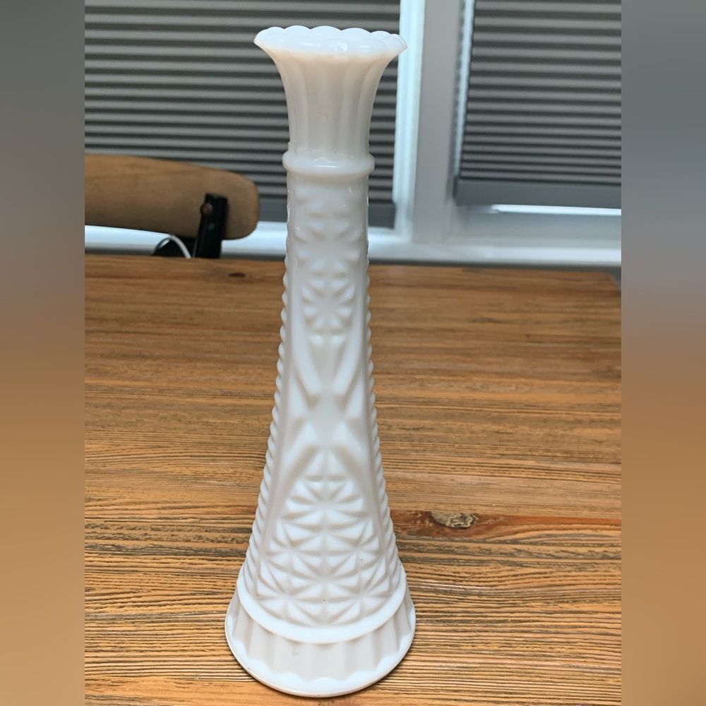 Anchor Hocking White Milk Bud Vase with Intricate Floral Design - Picture 10 of 10